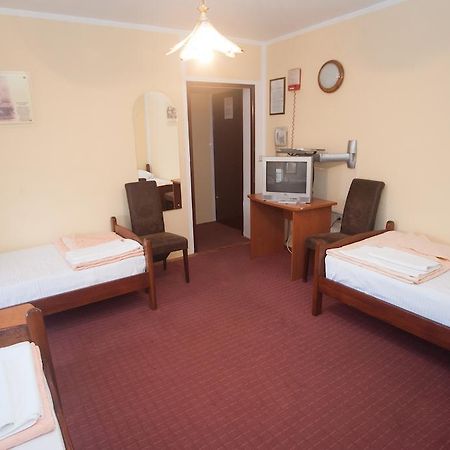 Hotel Extra Lion Md Nis Ngoại thất bức ảnh