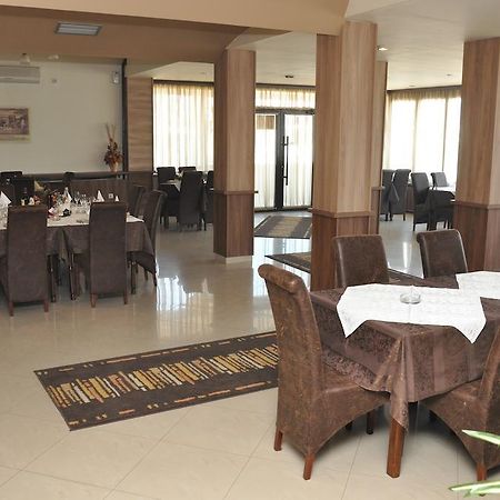 Hotel Extra Lion Md Nis Nhà hàng bức ảnh