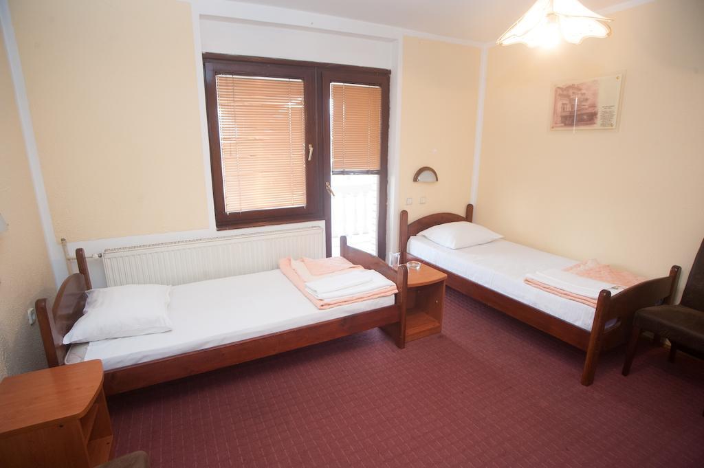 Hotel Extra Lion Md Nis Ngoại thất bức ảnh