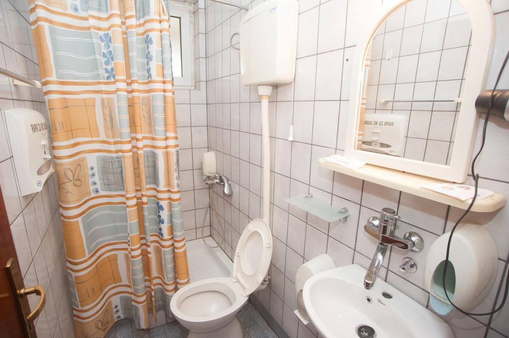 Hotel Extra Lion Md Nis Ngoại thất bức ảnh