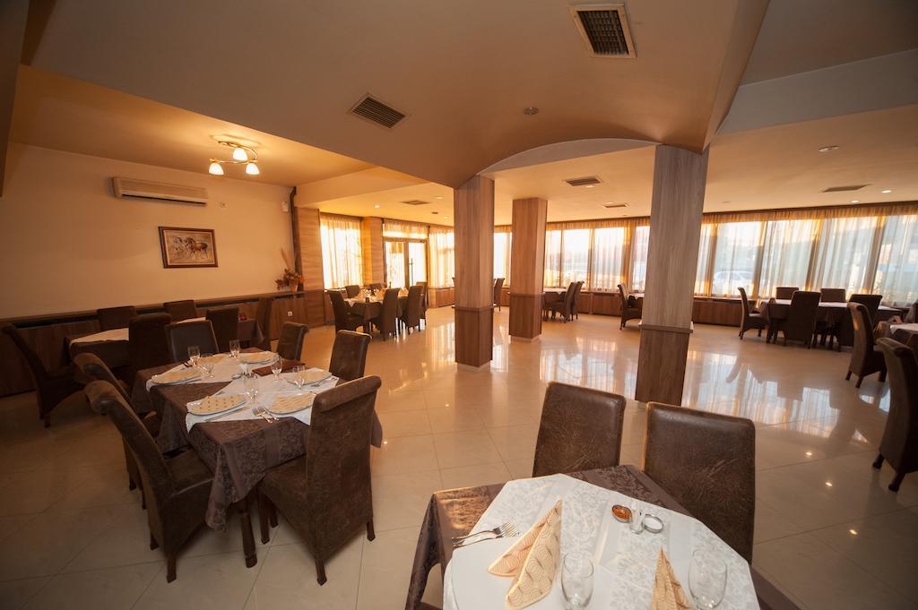Hotel Extra Lion Md Nis Ngoại thất bức ảnh